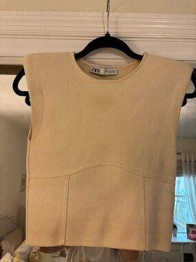 Zara Cream Crewneck Sleeveless Top